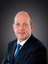 Cummins promotes three leaders to vice president