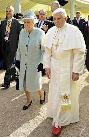 Queen Elizabeth Ii Photos Photos His Holiness Pope Benedict Xvi Pays A State Visit To The Uk Day 1 Queen Elizabeth Pope Benedict Pope Benedict Xvi