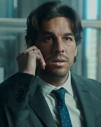 Bird Box Barcelona Bus Scene