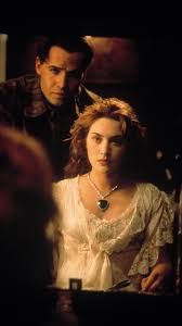 Check spelling or type a new query. Celine Dions Hommage An Titanic Sie Tragt Kette Von Rose