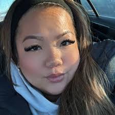 Kat Castillo (@katcstlo)