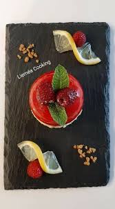 Sphere Coeur Confit De Myrtilles Cremeux Citron Mousse Citron Glacage Coulis De Framboises Sur Une Genoise Decoree En 2020 Mousse Citron Coulis Framboise Myrtille