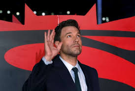 Ben affleck trashes ana de armas — like, literally — as their breakup goes public ben affleck and ana de armas, photographed in july, have been pandemic regulars for the paparazzi in the last year. Ben Affleck Kabarnya Teken Kontrak Lagi Sebagai Batman Republika Online