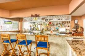 The location is excellent the beach is in awalking distance and so is the shopping. Pirate 39 S Inn Hotel In Christ Church Easy Online Booking