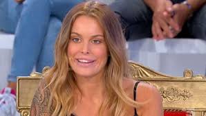 Uomini e donne ha chiuso i battenti in vista dell'estate ma si parla già dei possibili nuovi tronisti: Sophie Colpo Di Scena A Uomini E Donne La Tronista Ha Scelto Solonotizie24