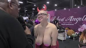 Shammy in the Streets - Exxxotica Expo (Uncut) - Pornhub.com