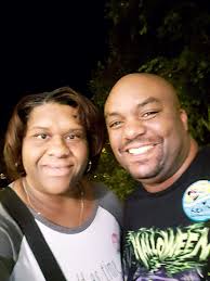 Will there be free photos at Magic Kingdom Christmas party?