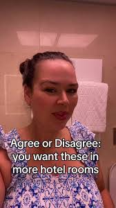 Dee Dorsey's Instagram, Twitter & Facebook