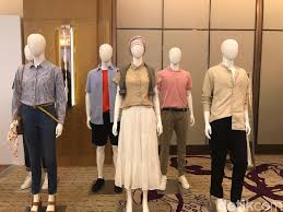 Itu la baju raya diorang pink color. Uniqlo Tawarkan Koleksi Busana Nyaman Yang Effortless Untuk Hari Raya