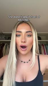 Starr Barker's Instagram, Twitter & Facebook