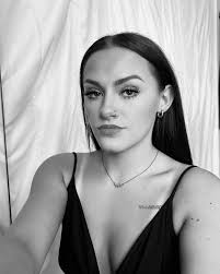 Amber Mullins (@ambermulllins) • Instagram photos and videos