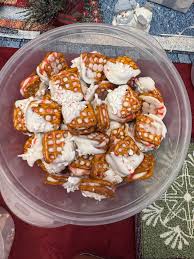 I have been busy today… I was not doing candies and cookies this year but  when your grandchild ask you to make treats for the teachers, you just  can't say no !