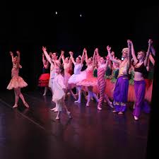 Juneau Dance Theatre (@juneaudancetheatre) · Instagram 照片和视频