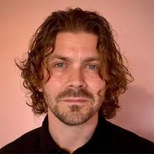 Caroline Hackman's Instagram, Twitter & Facebook