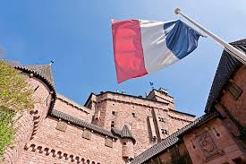 The region also fronts much of the french border with belgium. Frankreich Franzosische Und Europaische Flagge Im Rathaus Stockfoto