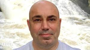 O'n i'n gweld fy hun yn stori digartrefedd Rownd a Rownd'