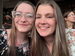 What are some options for a stand for a 4 foot aquarium tank?