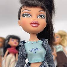 Vintage Lot Of 5 2001 BRATZ DOLLS Cloe Yasmin Jade Cameron & Accessories