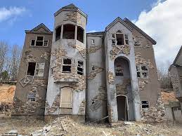 Schooner beach and racquet club by capital vacations. Mcmansion Ghost Town Homes In Former Billion Dollar Missouri Resort Town Have Been Left Abandoned Duk News