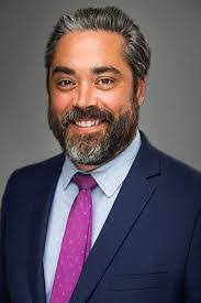 Dan Ashton's Instagram, Twitter & Facebook