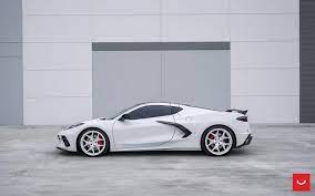 A sole interior sketch might give us an idea of what chevy designers have in mind for a new corvette z06. Dezent Chevrolet Corvette C8 Auf Vossen Hf 5 Alus
