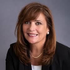 Laurie Titus's Instagram, Twitter & Facebook