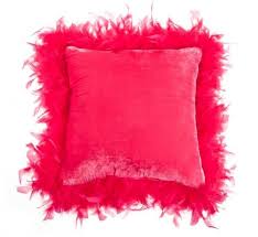 Ogni anno l'ormai noto brand, specializzato nella produzione di arredi low cost per interni ed esterni, rinnova la sua collezione di mobili e complementi. Pin On Cuscino Piume Di Zara Home