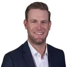 Brett Rinehart's Instagram, Twitter & Facebook