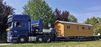 Der anhänger ist das fundament eines tiny houses und gehört mit zu den wichtigsten entscheidungen. Omas Tiny House Auf Grosser Fahrt Uschi Unterwegs