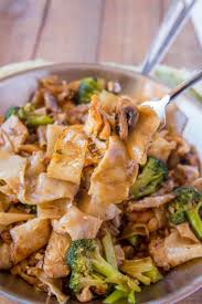 Pad See Ew Via Skinnytaste Chow Fun Recipe Pad See Ew Noodle Dinner