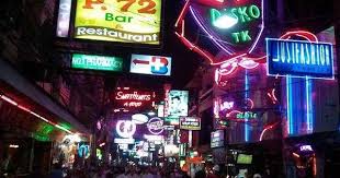 Pattaya Walking Street P72 Has Ye Beat Hamburgers To Coat Your Stomach For Cheap Beer And