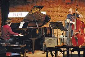 한국을 대표하는 재즈 전문 기획사. B Boys And Indie Music Passion Unleashed Jazz Club Seoul Korea Tour