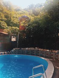 Facebook % hillside beach club denize sıfır konumuyla dikkat çekmektedir.