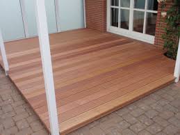 Terrassenbeläge aus itauba (gartendielen für den außenbereich) es gibt jedoch alternativen zu itauba aus heimischem holz, das nicht so hart ist wie tropenholz, jedoch langlebig und preisgünstig. Terrassen