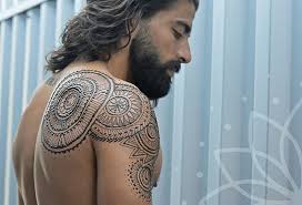 Think of it as a temporary tattoo. Menna Trend Sees Men Wearing Intricate Henna Tattoos Bored Panda