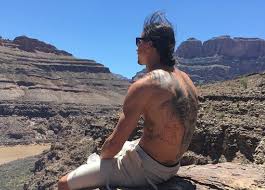 Zlatan ibrahimovic has his his back completely filled with tattoos. Zlatan Mit Neuer Farbe Tattoo Spirit