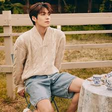 He began his career as a runway model and made his acting debut in the television drama white christmas. Kim Woo Bin In Talks To Star In A New Netflix Series Mydramalist