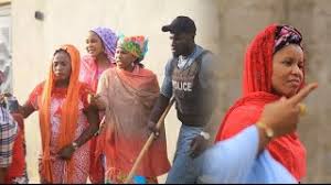 Saboda zaka ga wasu ba za su fahimce. Kalli Fadan Jamila Nagudu Halima Atete Video 2019 Youtube