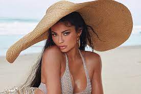 Kylie jenner's stylish summer outfits 2020. Kylie Jenner Presented The Summer Collection Of Cosmetics Of Her Brand Wirewag