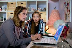 Damit felicitas woll (37) das im echten leben mit tochter taisha valentina (11) nicht passiert, lebt sie ihr den richtigen umgang mit sozialen medien vor. Nackt Diese Facebook Tipps Gibt Felicitas Woll Ihrer Tochter Taisha Express De