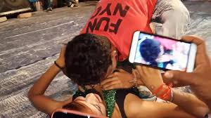 Hot Dance Hungama , sidha dalo to beta hot dance hangama , open bhojpury  dance hangama, medinipur open dance show, hot item dance, bhojpury hot item  dance - video Dailymotion