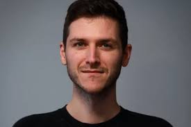 Daniel Strauss: Between man and machine