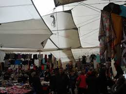 Ama asıl alışverişin döndüğü gün cuma… birbirinden renkli kumaşların satıldığı, çanta ve tekstil malzemelerinin sudan ucuza alıcı bulduğu zamanda, tarihi. Kadikoy Sali Pazari Nerede Kadikoy Sali Pazarina Nasil Gidilir