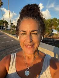 Early morning walk and it is gorgeous!! Make sure to do something for  yourself today💜 You deserve it! #lovinglifenow #lifeisgood #createmagic  #bookstoreowner