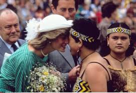 Un suéter de diana de gales salva la vida de los animales en australia. La Alargada Sombra Australiana De Lady Di Como Ahora Guillermo Y Catalin Loc El Mundo