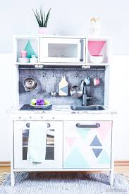 Ikea Duktig Kinderkuche Pimpen 10 Einfache Diy Tricks Fur Eure Spielkuche Babyeckchen Mama Blog Ikea Kuche Kinder Ikea Kinderkuche Ikea Kinderkuche Gepimpt