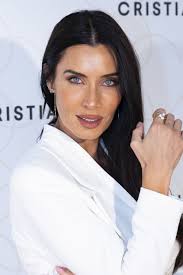 Pilar Rubio y su nueva manicura favorita sienta bien tanto a las uñas  cortas como largas