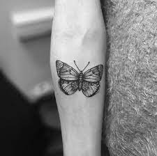 28 Beautiful Black And Grey Butterfly Tattoos Tattooblend Tatueringsideer Tatuering