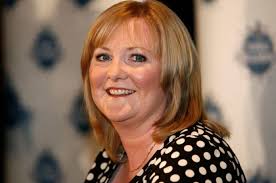 Bint ħaddiem tad-dockyard minn Liverpool hi l-mara wara l-eleganza  tar-reġina