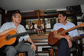 Lt → spanish → silva y villalba (3 songs translated 8 times to 5 languages). Silva Y Villalba Aun Viven Y Siguen Cantando Kienyke